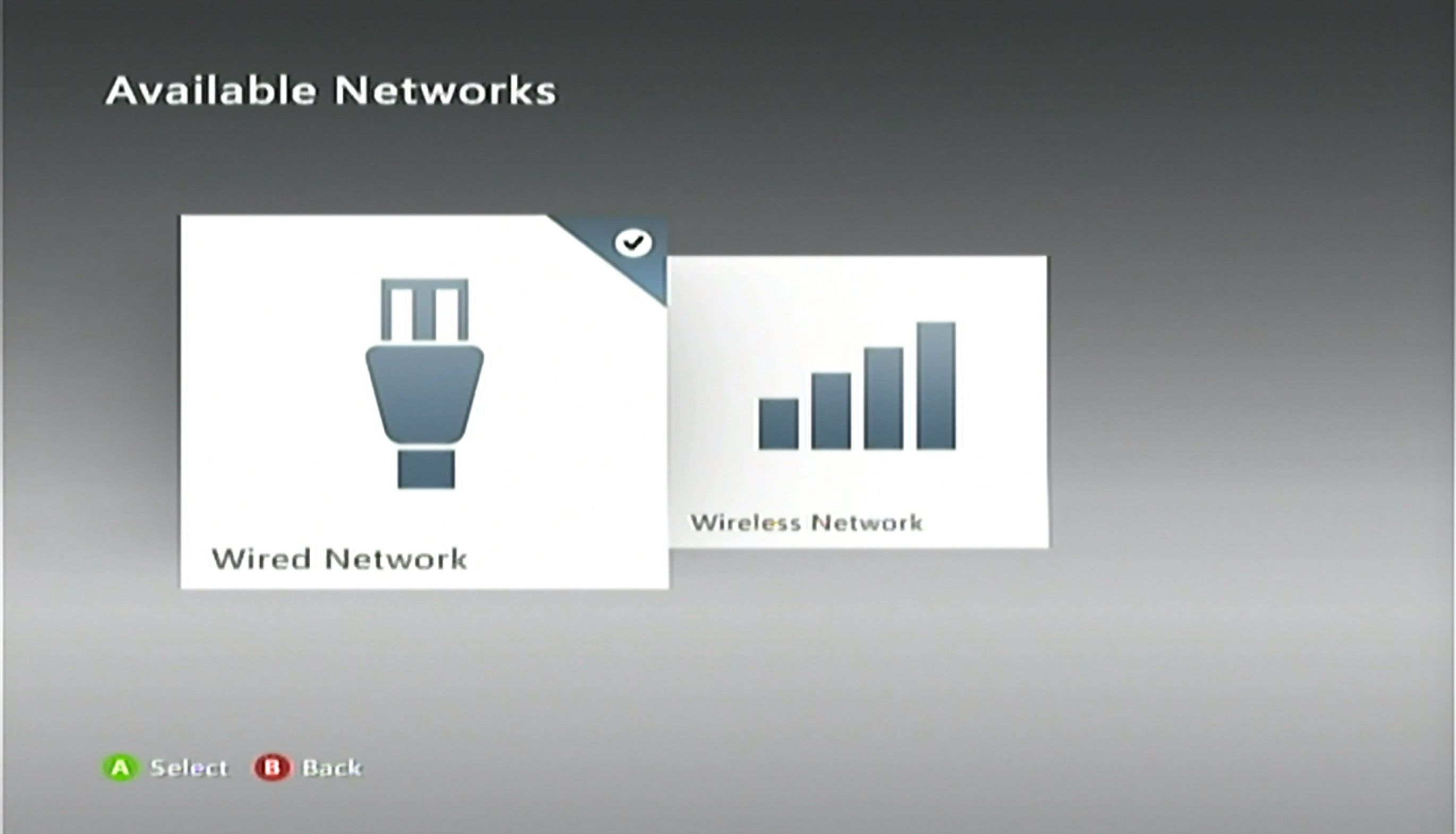 Выбор проводной сети на экране «Доступные сети» на Xbox 360