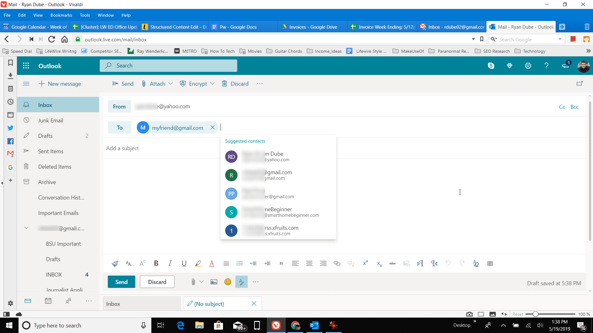 Снимок экрана добавления получателей с помощью запятых в Outlook.com