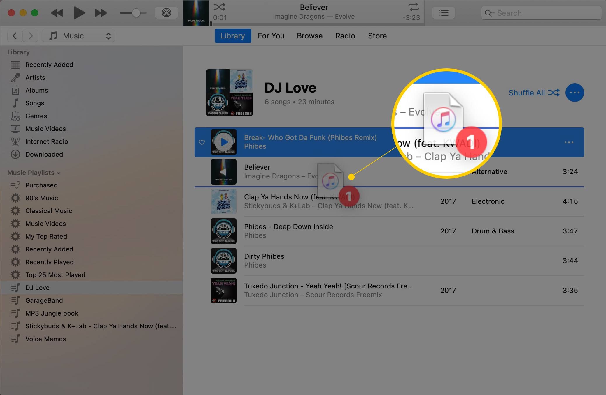 Скриншот значка движущейся дорожки (символ документа iTunes плюс значок 1), показывающий, как изменить порядок воспроизведения в iTunes