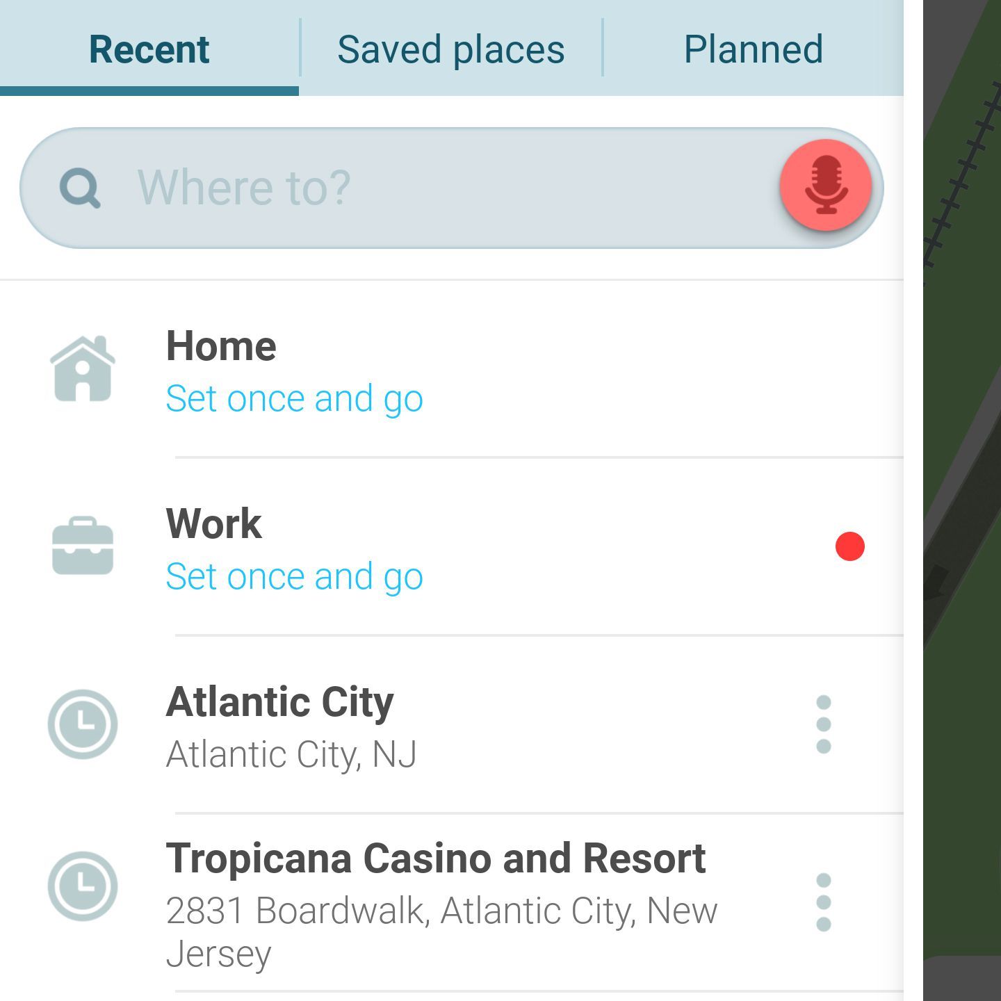 Приложение Waze, показывающее последние пункты назначения и варианты дома и работы.