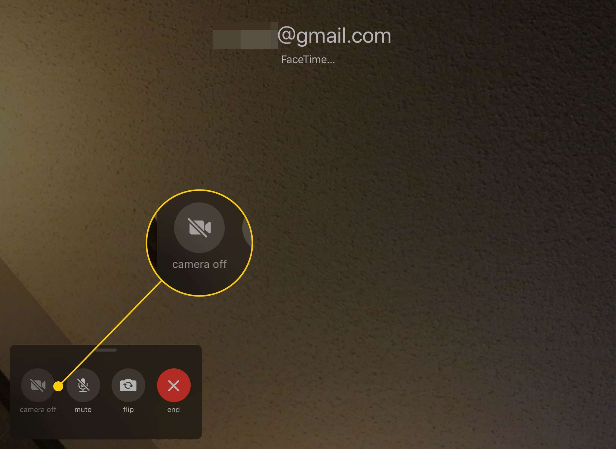 Вызов FaceTime на iPad с выделенной кнопкой выключения камеры