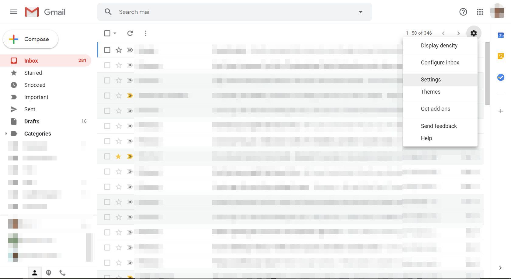 Gmail с отображенным меню настроек