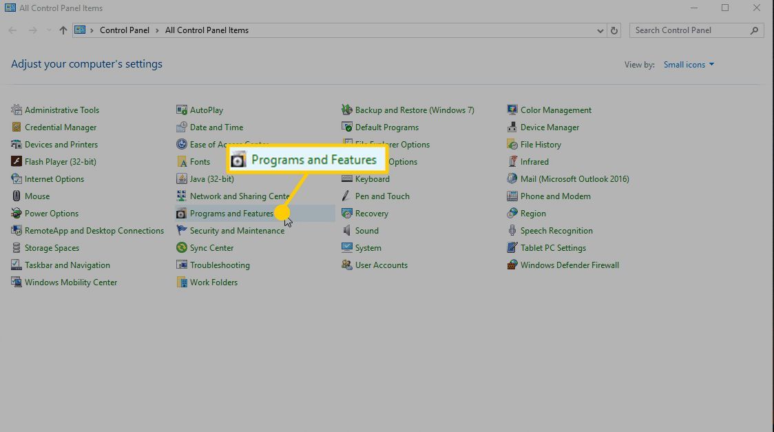 Скриншот открытия программ и компонентов в Windows.