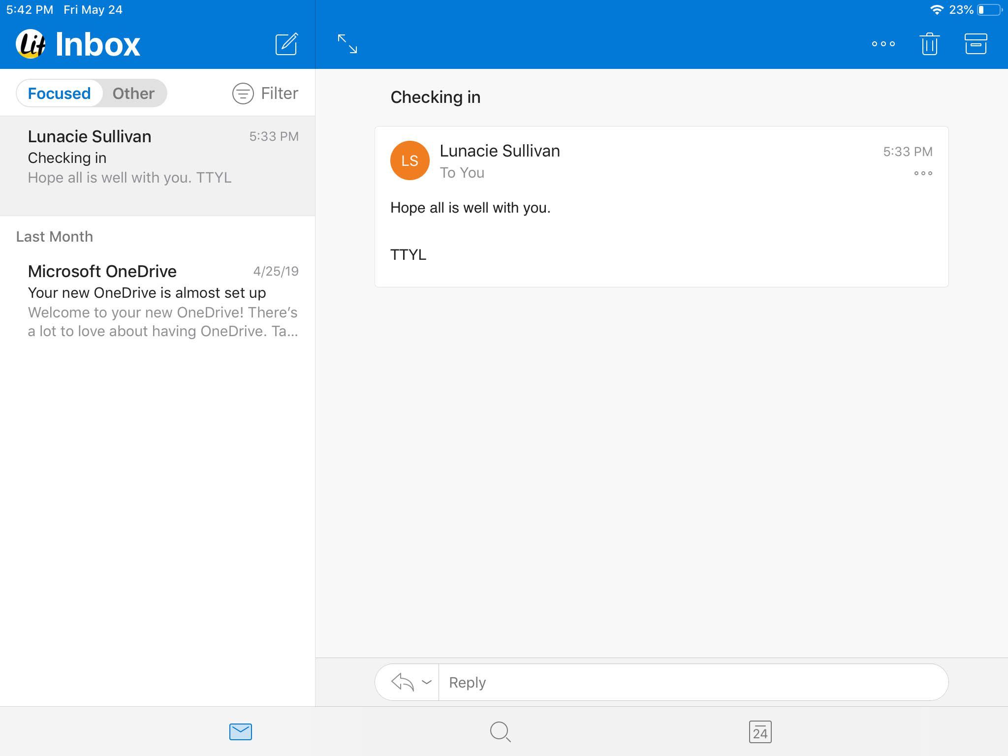 Сфокусированный почтовый ящик в Outlook для iOS.