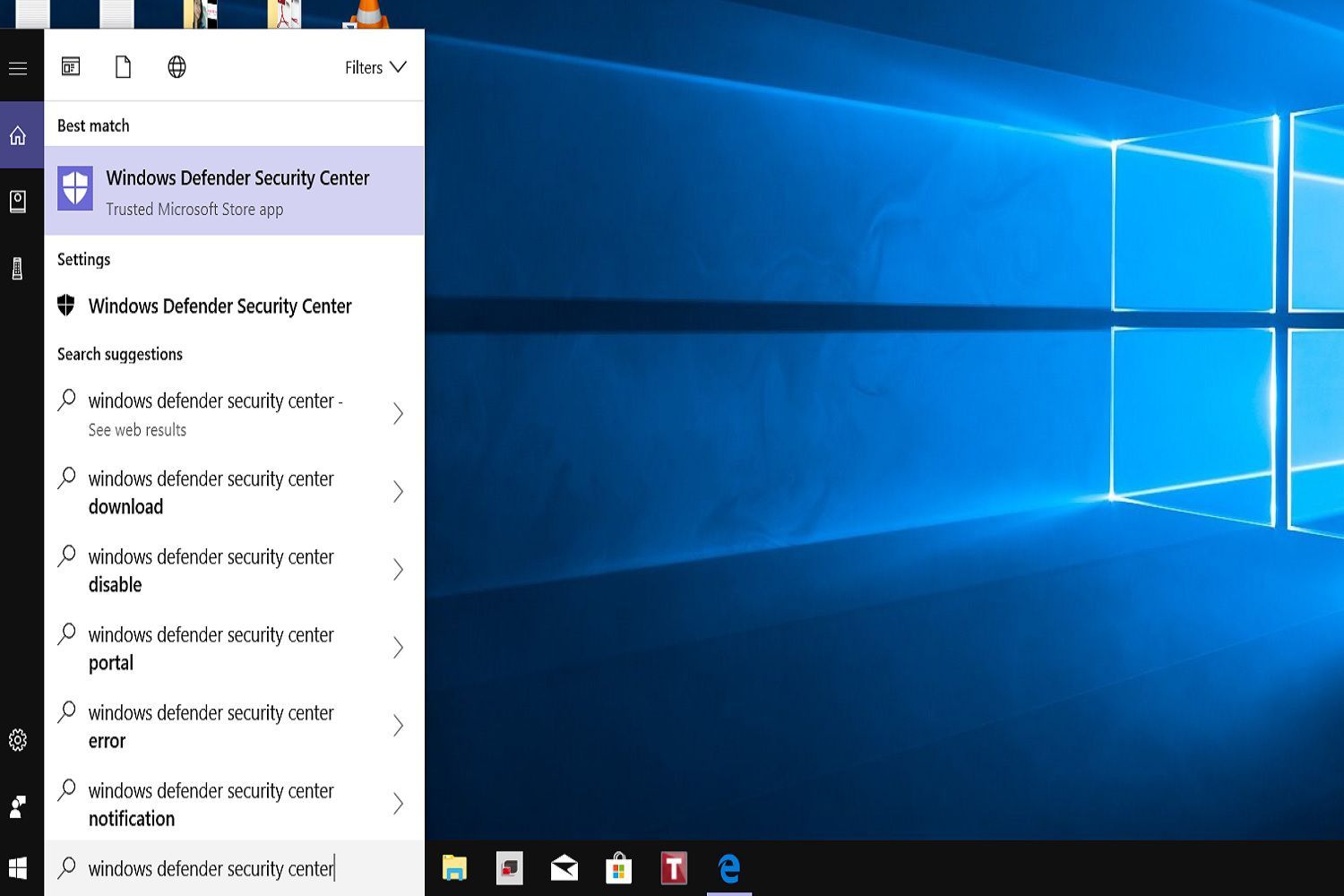 Снимок экрана поиска Центра защиты Защитника Windows на рабочем столе's Search box.