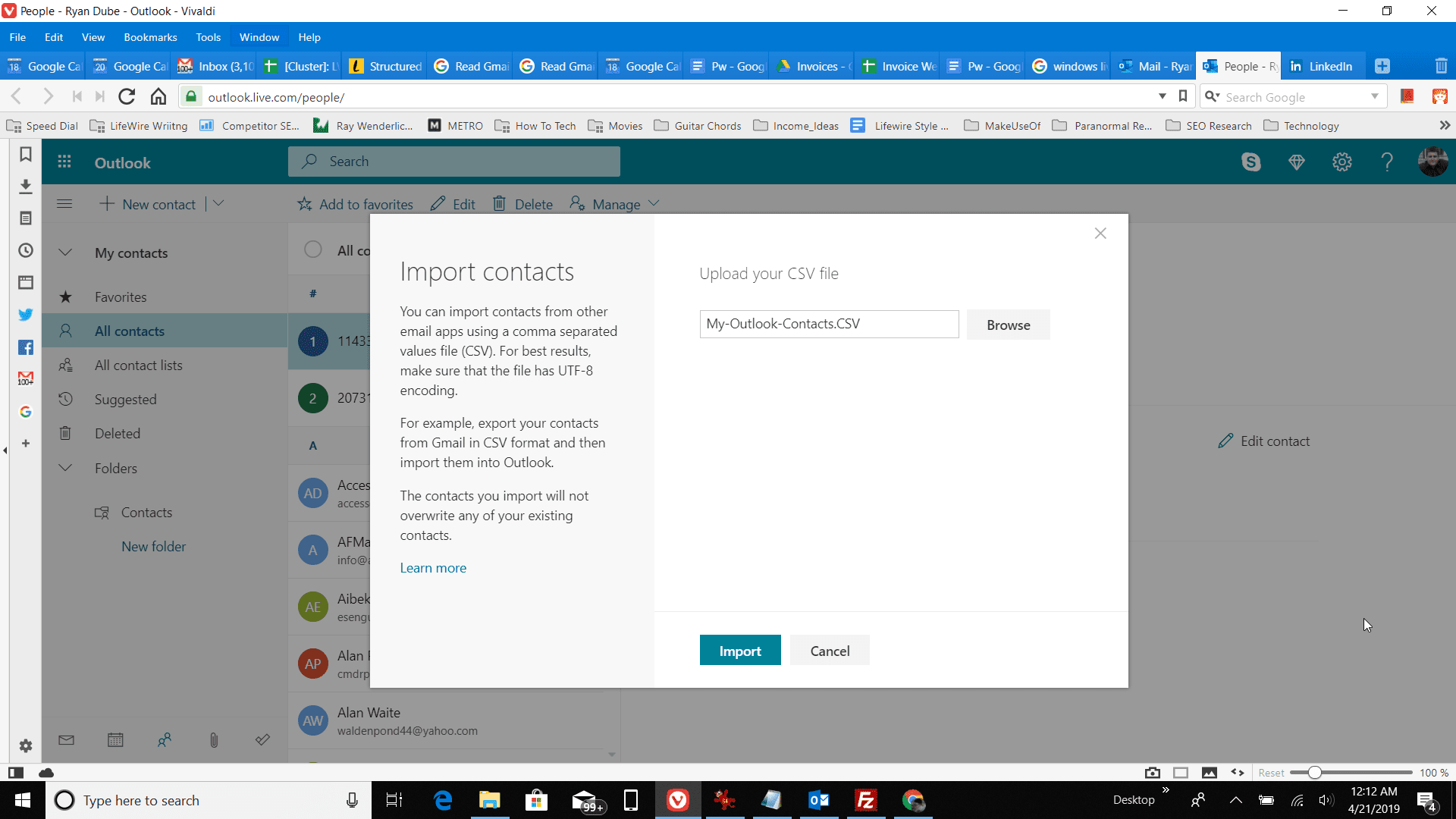 Снимок экрана импорта контактов из CSV в Outlook Online