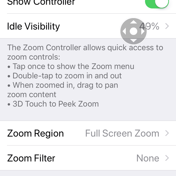 Снимок экрана iPhone's Zoom Accessibility option with Zoom Compass on top