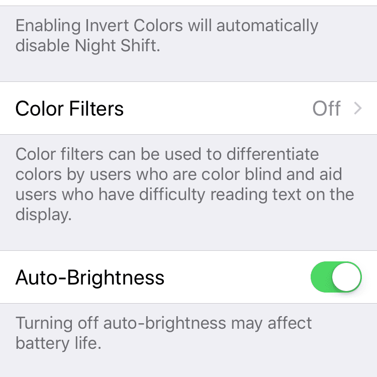 Снимок экрана варианта размещения дисплея iPhone для инвертирования цветов, цветовых фильтров, яркости и уменьшения точки белого