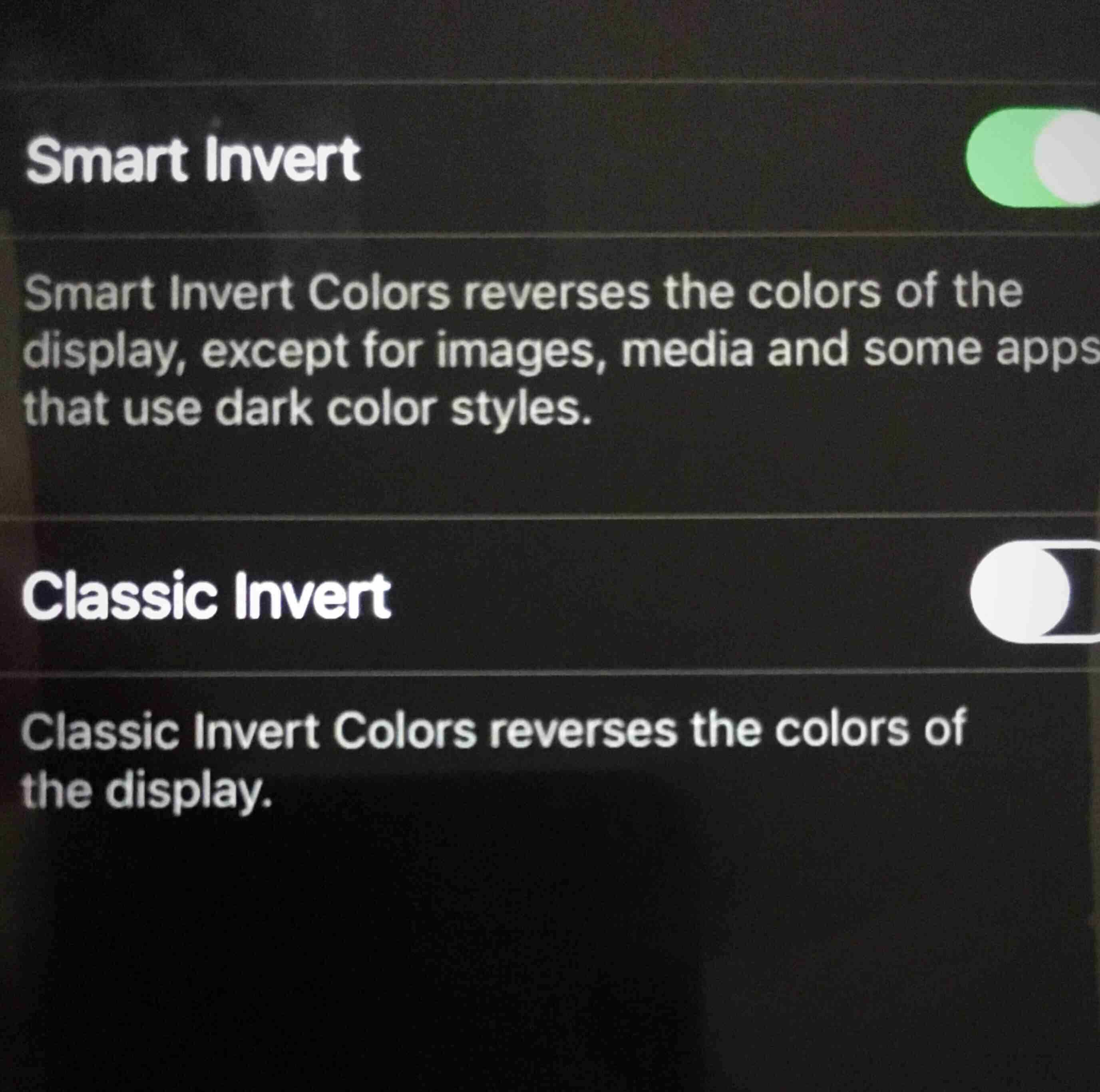 Снимок экрана: отображение параметров размещения инвертированных цветов с включенной функцией Smart Invert