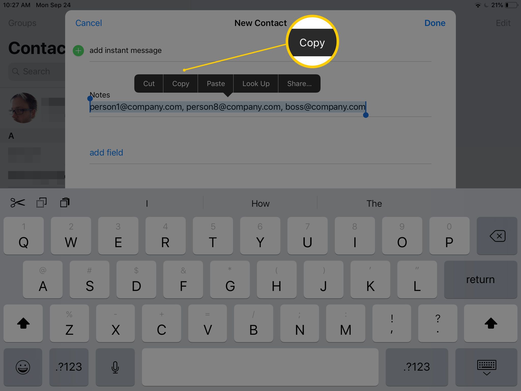 Экран «Новый контакт iOS» с полем «Примечания» и меню «Копировать»