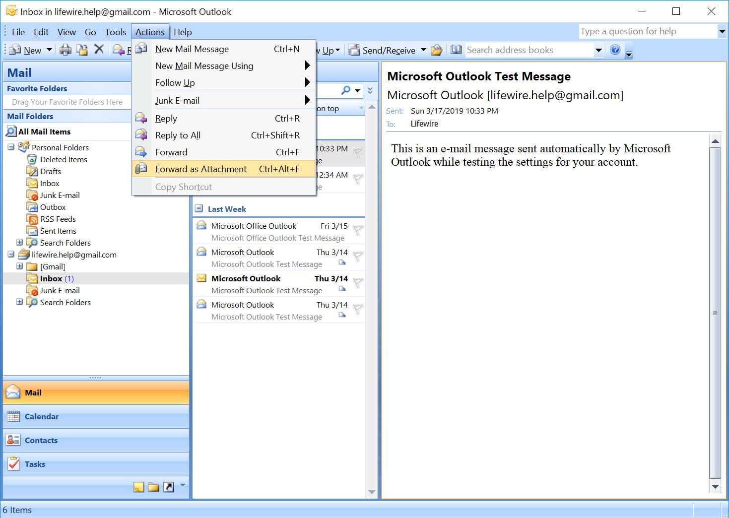 Outlook 2007 с меню «Действие» и «Переслать как вложение»