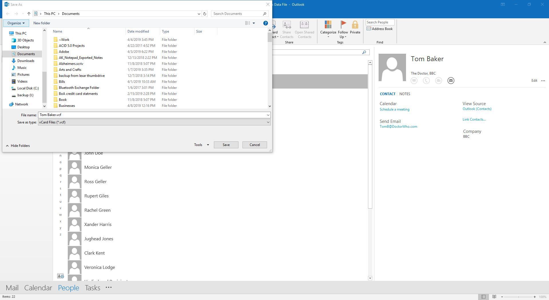 Сохранение контакта в виде файла VCF на снимке экрана Outlook