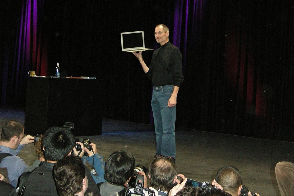 Стив Джобс дает программный адрес
