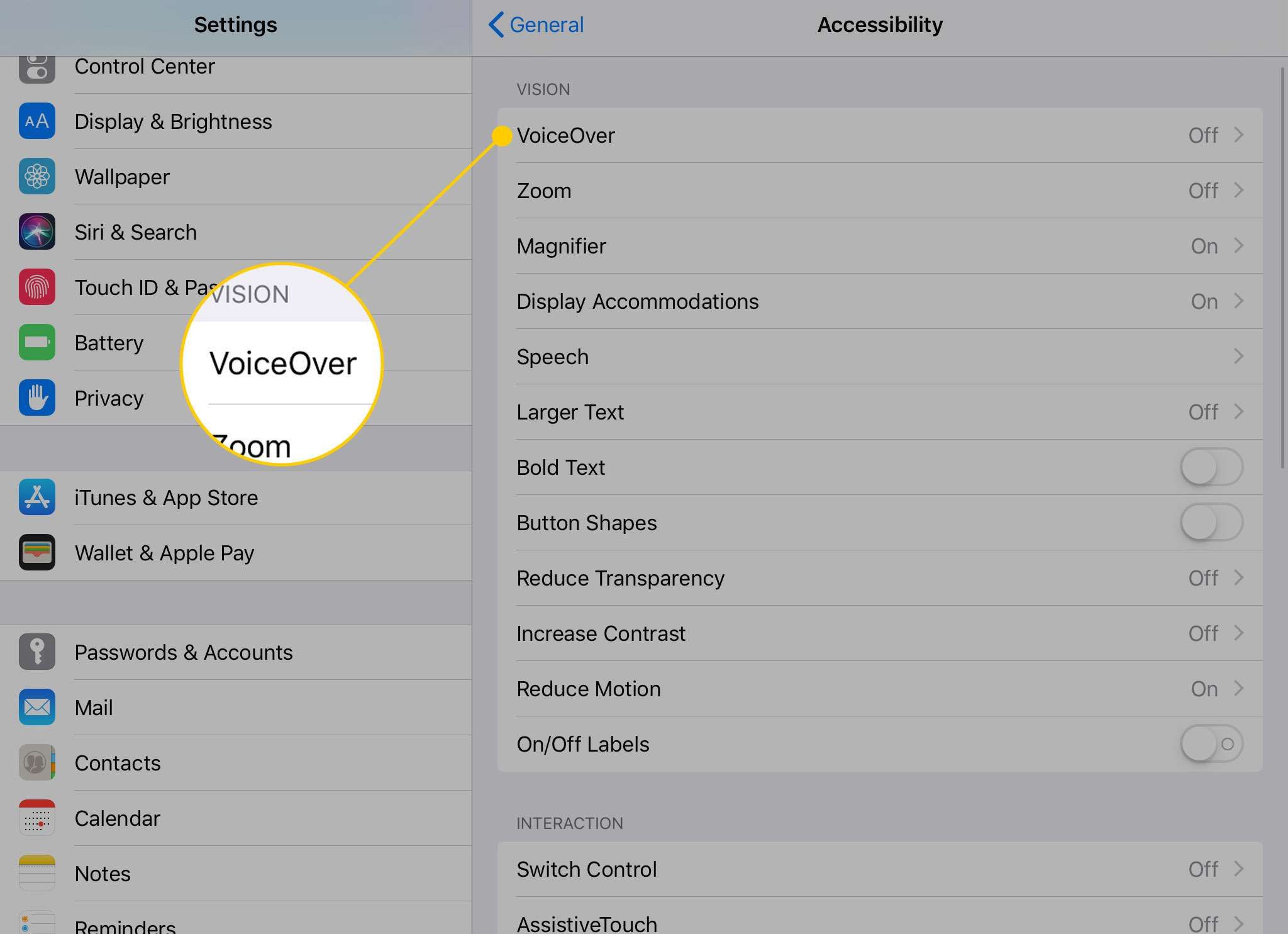 Параметры доступности на iPad с выделенным заголовком VoiceOver