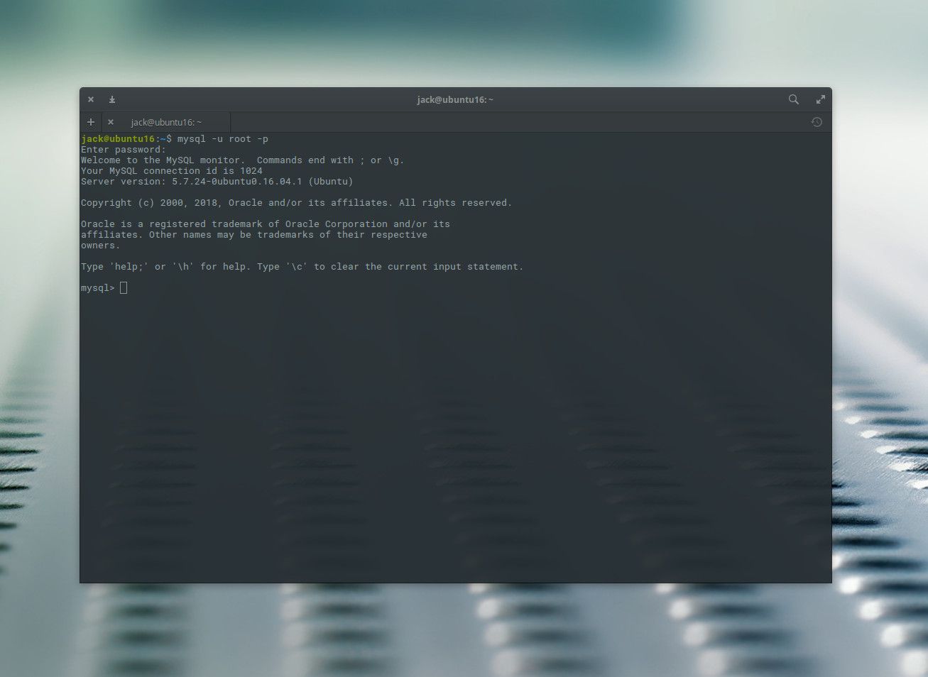 Снимок экрана командной строки MySQL.