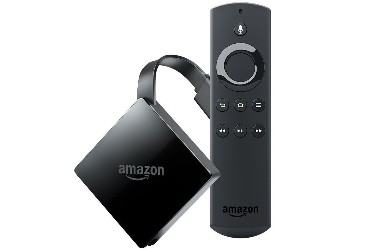 Устройство Amazon Fire TV вместе с пультом дистанционного управления