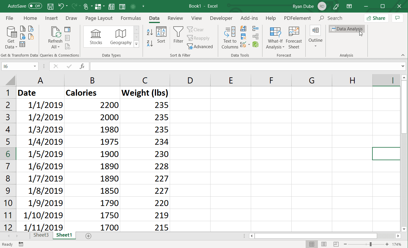 Снимок экрана выбора анализа данных в Excel