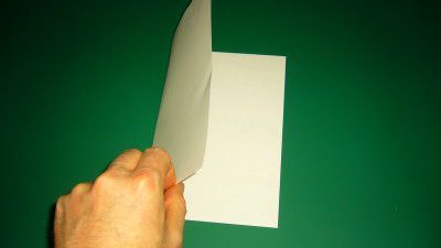 Складывание бумаги пополам
