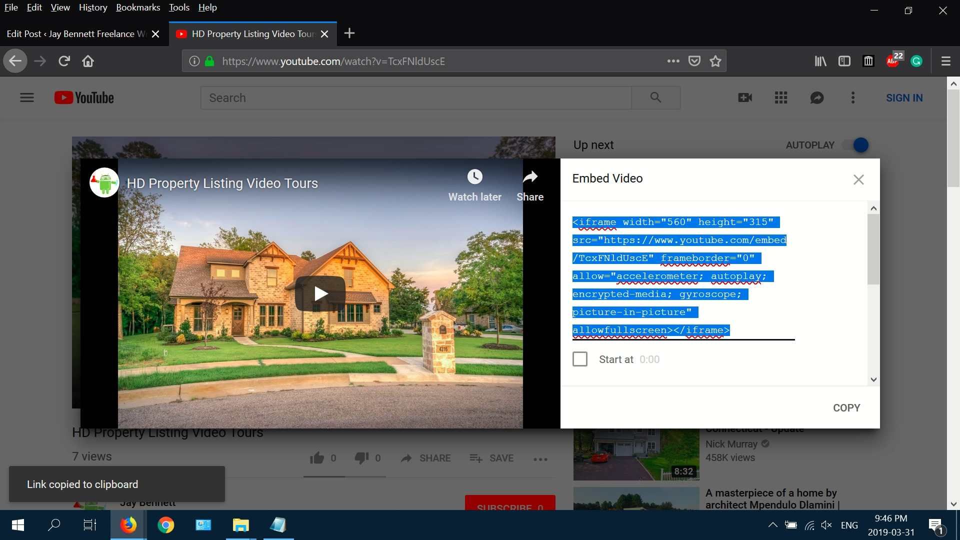 Снимок экрана, показывающий код вставки элемента iframe для видео YouTube.