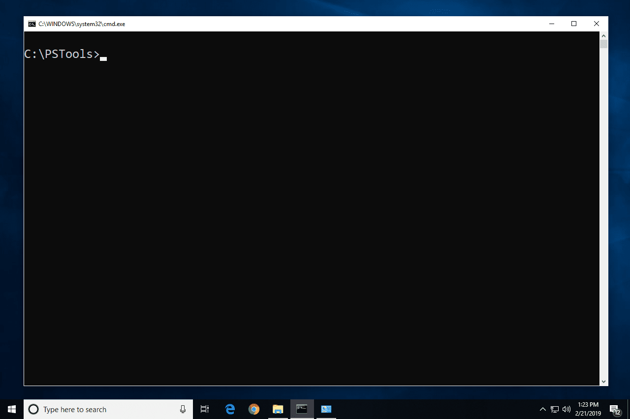 Папка PSTools открывается в командной строке для Windows 10
