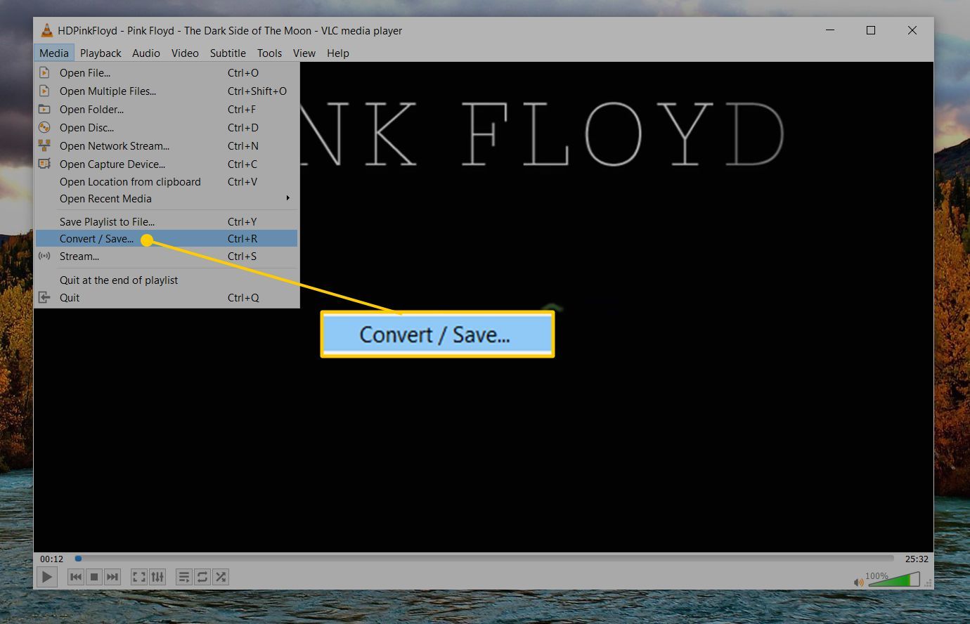 Пункт меню Convert / Save Media в скриншоте VLC