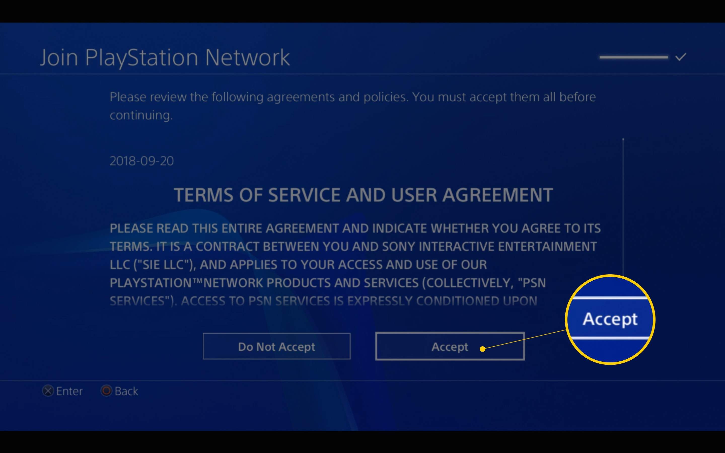Нажмите кнопку «Принять» на странице «Условия предоставления услуг» и «Пользовательское соглашение», чтобы присоединиться к сети PlayStation на PS4.