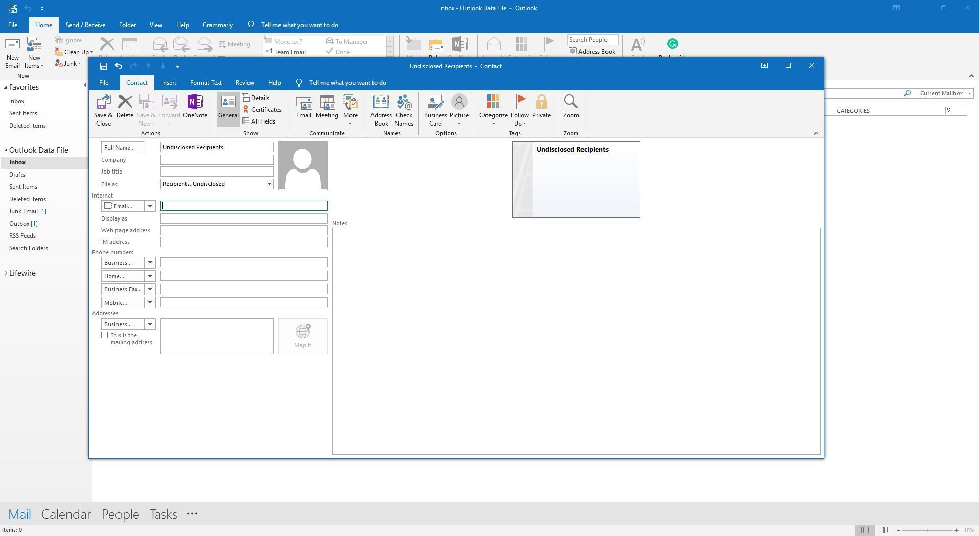 В Outlook создается новый контакт с пометкой о нераскрытых получателях. Скриншот
