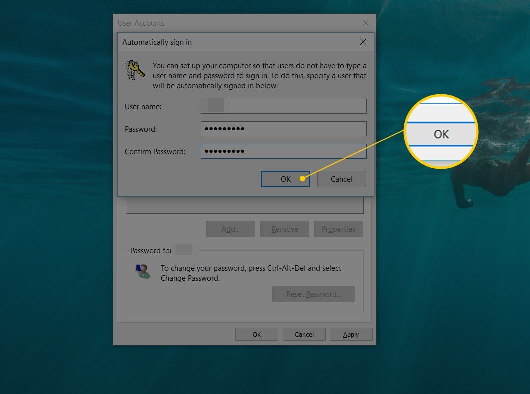 Кнопка «ОК» в окне «Автоматический вход» отображается на панели «Учетные записи пользователей Windows 10».