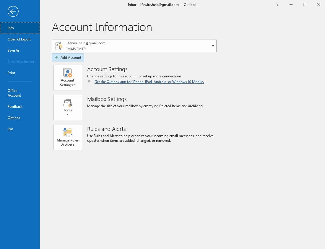 Экран информации учетной записи Outlook 2016 с кнопкой «Добавить учетную запись»