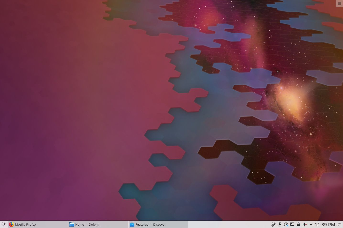 Снимок экрана рабочего стола KDE Plasma с минимизированными приложениями.