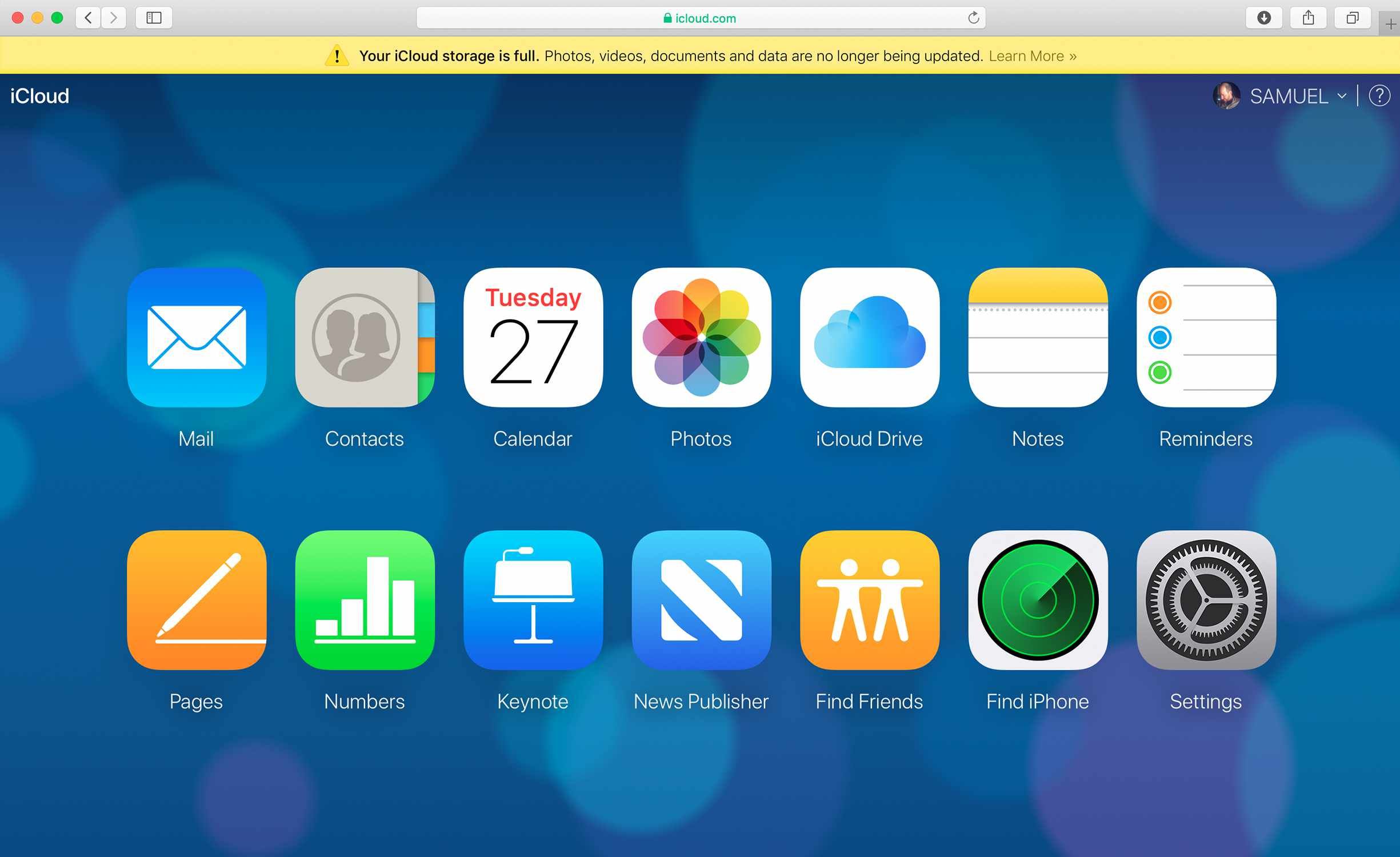 Снимок экрана: панель инструментов сайта iCloud