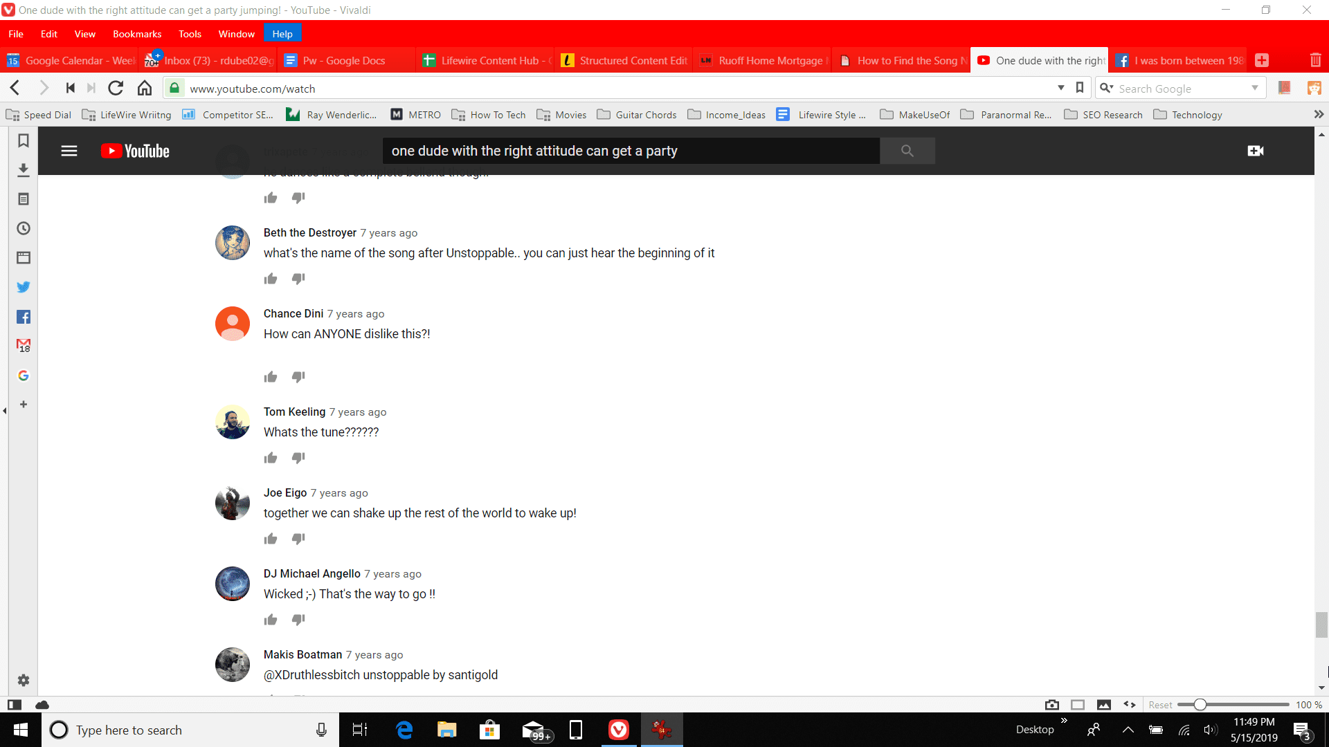 Снимок экрана с комментариями на YouTube с просьбой указать названия песен