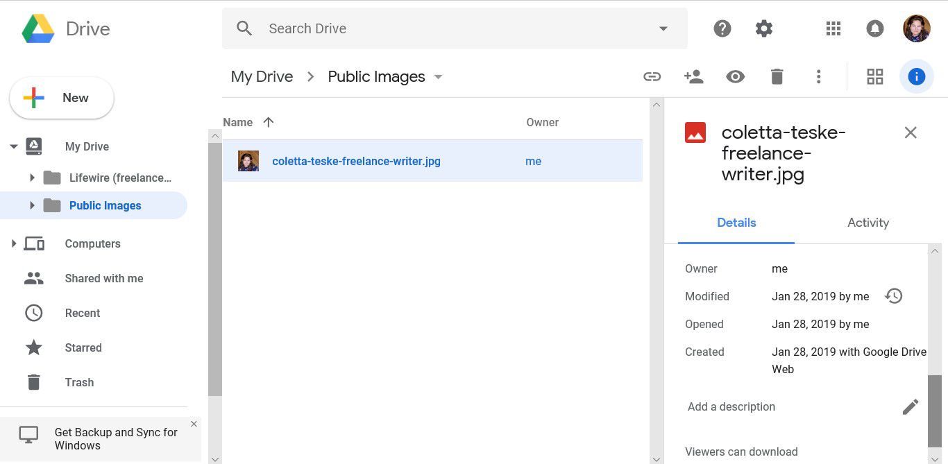 Снимок экрана, показывающий, как добавить описание для загрузки изображения в Google