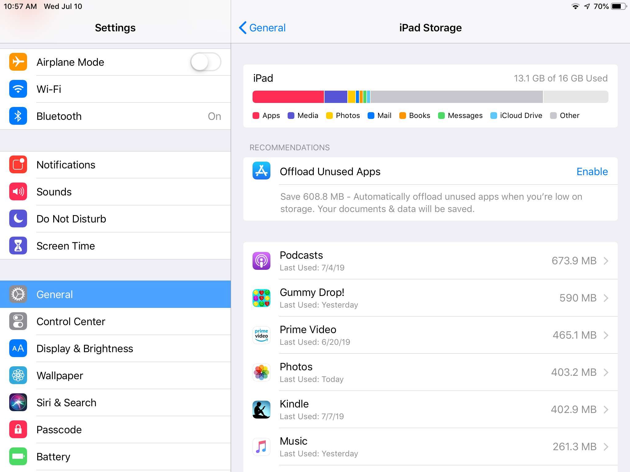Опция «Разгрузить неиспользуемые приложения» на экране iPad Storage